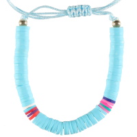 Bracelet fantaisie composé d'un cordon en coton de couleur turquoise et de perles cylindriques heishi en résine synthétique et caoutchouc multicolore.