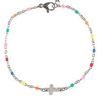 Bracelet composé d'une chaîne en acier argenté, de perles en émail multicolore et d'une croix en acier argenté. Fermoir mousqueton avec 5 cm de rallonge.