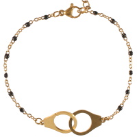 Bracelet composé d'une chaîne en acier doré, de perles en émail de couleur noir et d'une paire de menottes en acier doré. Fermoir mousqueton avec 5 cm de rallonge.