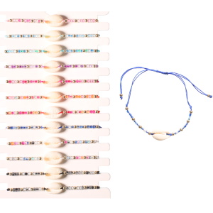 Bracelet fantaisie composé d'un cordon en cordon, de perles en métal doré, de perles de couleur et d'un coquillage cauri. 12 coloris différents. Votre préférence en commentaire. Vendu à l'unité.