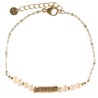 Bracelet composé d'une chaîne avec un tube cylindrique en acier doré et des perles de nacre. Fermoir mousqueton avec 3 cm de rallonge.