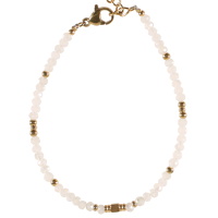 Bracelet composé de perles en véritable pierre de lune et de perles en acier doré. Fermoir mousqueton avec 3 cm de rallonge.