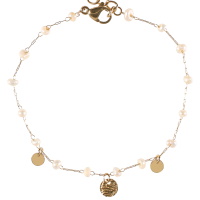 Bracelet composé d'une chaîne avec 3 pampilles rondes dont 1 martelée en acier doré et de perles de nacre. Fermoir mousqueton avec 3 cm de rallonge.