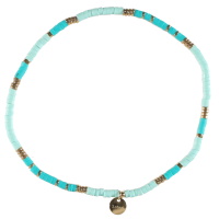 Bracelet élastique composé de perles en acier doré et de perles heishi en caoutchouc de couleur verte.