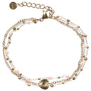 Bracelet triple rangs composé d'une chaîne avec un cœur en acier doré, d'une chaîne avec des perles en acier doré, ainsi qu'une chaîne en acier doré avec des perles d'imitation. Fermoir mousqueton avec 3 cm de rallonge.