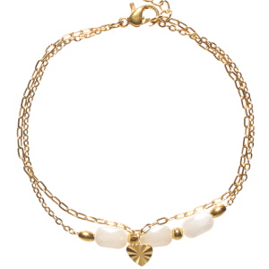 Bracelet double rangs composé d'une chaîne avec un pendant en forme de cœur en acier doré et d'une chaîne en acier doré et de trois perles de couleur blanche. Fermoir mousqueton avec 3 cm de rallonge.