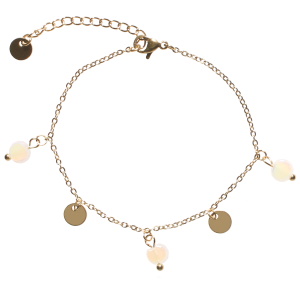 Bracelet composé d'une chaîne avec pampilles pastilles rondes en acier doré et des pampilles de perles de couleur blanche. Fermoir mousqueton avec 3 cm de rallonge.