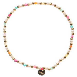 Bracelet élastique composé de perles en acier doré, de perles d'imitation et de perles multicolores.