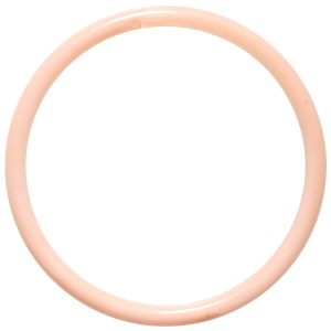 Bracelet jonc fermé rigide en plastique de couleur rose.