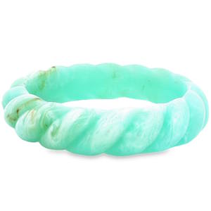 Découvrez l'élégance décontractée de ce bracelet jonc.  Confectionné avec de la résine de couleur turquoise, son design torsadé et sa finition cabochon lui confèrent un charme unique. Ce bracelet est idéal pour ajouter une touche de couleur et de style à votre tenue.