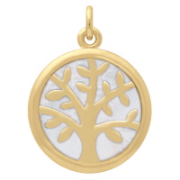 Pendentif pastille ronde avec l'arbre de vie en plaqué or jaune 18 carats et pavée au verso de nacre.