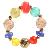 Bracelet fantaisie élastique composé de perles boules de couleur et boules recouvertes de textile.