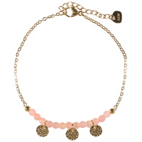 Bracelet composé d'une chaîne avec 3 pampilles rondes martelées en acier doré et des perles de couleur rose. Fermoir mousqueton avec 3 cm de rallonge.