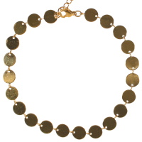 Bracelet chaîne de cheville composé de pastilles rondes en acier doré. Fermoir mousqueton avec 3 cm de rallonge.