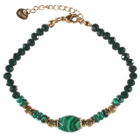 Bracelet composé de perles en acier doré, perles de couleur verte et de perles en véritable pierre de malachite. Fermoir mousqueton avec 3 cm de rallonge.