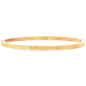Exprimez votre amour maternel avec ce délicat bracelet jonc en acier doré. Conçu avec élégance et finesse, ce bijou porte l'inscription 