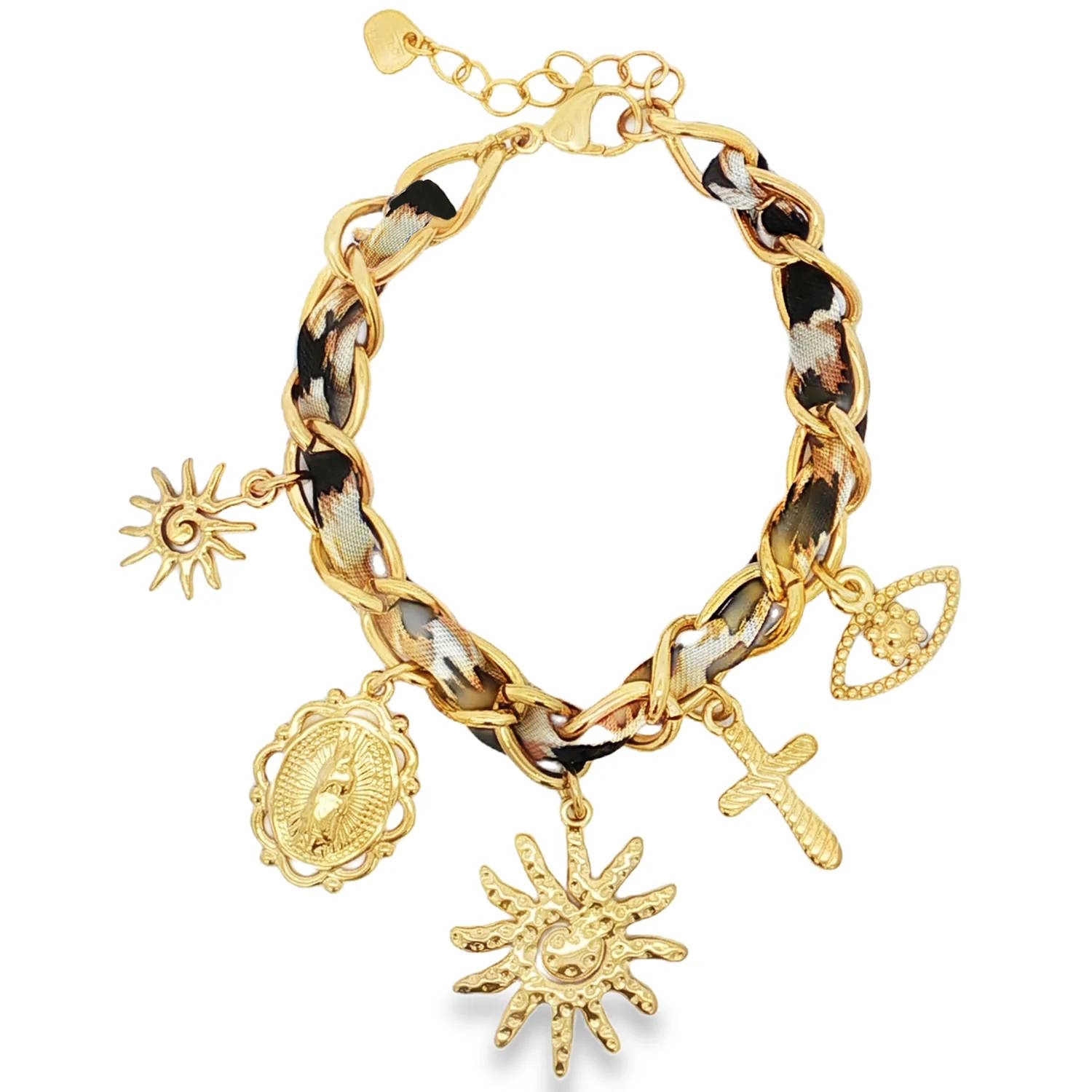 Ce bracelet à breloques doré est un accessoire de mode qui ajoute une touche d'éclat à n'importe quelle tenue.<br/>Fabriqué à partir d'acier doré, il est orné de différents charmes qui lui donnent un look unique et personnalisé.<br/>Le bracelet est un symbole d'individualité et de style.<br/>Ses détails et sa finition soignée en font un bijou précieux.<br/>Fermoir mousqueton avec 3 cm de rallonge. Cordon Croix Oeil Oeil de Turquie Soleil Adolescent Adulte Femme Fille Indémodable Nature Religion Symboles Ce bracelet à breloques doré est un accessoire de mode qui ajoute une touche d'éclat à n'importe quelle tenue.<br/>Fabriqué à partir d'acier doré, il est orné de différents charmes qui lui donnent un look unique et personnalisé.<br/>Le bracelet est un symbole d'individualité et de style.<br/>Ses détails et sa finition soignée en font un bijou précieux.<br/>Fermoir mousqueton avec 3 cm de rallonge. Cordon Croix Oeil Oeil de Turquie Soleil Adolescent Adulte Femme Fille Indémodable Nature Religion Symboles