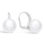 Boucles d'oreilles dormeuses pendantes en argent 925/000 rhodié, oxydes de zirconium et perles synthétiques.