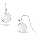 Boucles d'oreilles pendantes pastilles martelées en argent 925/000 rhodié.