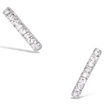 Boucles d'oreilles barres en argent 925/000 rhodié et en oxydes de zirconium.