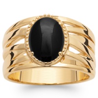 Bague épaisse en plaqué or 18 carats surmontée d'une véritable pierre d'agate noire sertie 4 griffes de forme ovale. L'agate représente l'équilibre et l'harmonie. Elle est symbole de force et de soutien dans les moments difficiles en recentrant les énergies. Pierre d'ancrage à la terre, elle aide à disperser les énergies négatives et confère stabilité et confiance de soi.