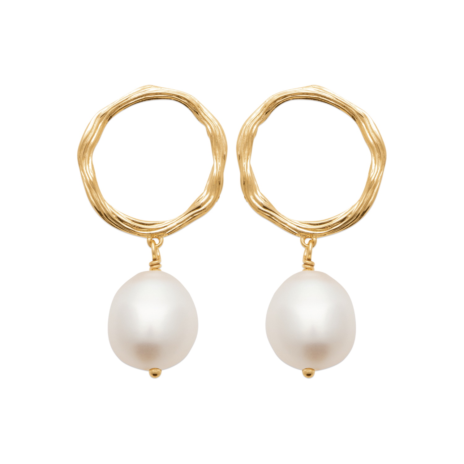 Boucles d'oreilles pendantes composées d'un cercle difforme en plaqué or jaune 18 carats et d'une perle de culture. Cercle Pendantes Perle  Adolescent Adulte Femme Fille Indémodable 