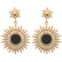 Boucles d'oreilles pendantes de forme soleil en plaqué or jaune 18 carats surmontées d'une pierre de couleur noire de forme ronde entourée d'oxydes de zirconium blancs.