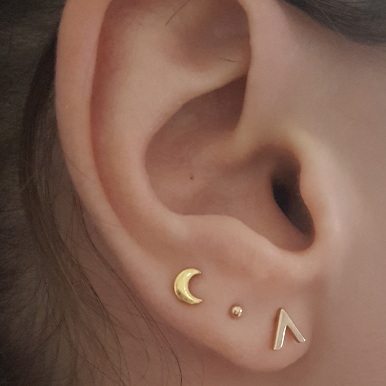 Boucles d'oreilles en plaqué or. Triangle  Adolescent Adulte Femme Fille Indémodable 