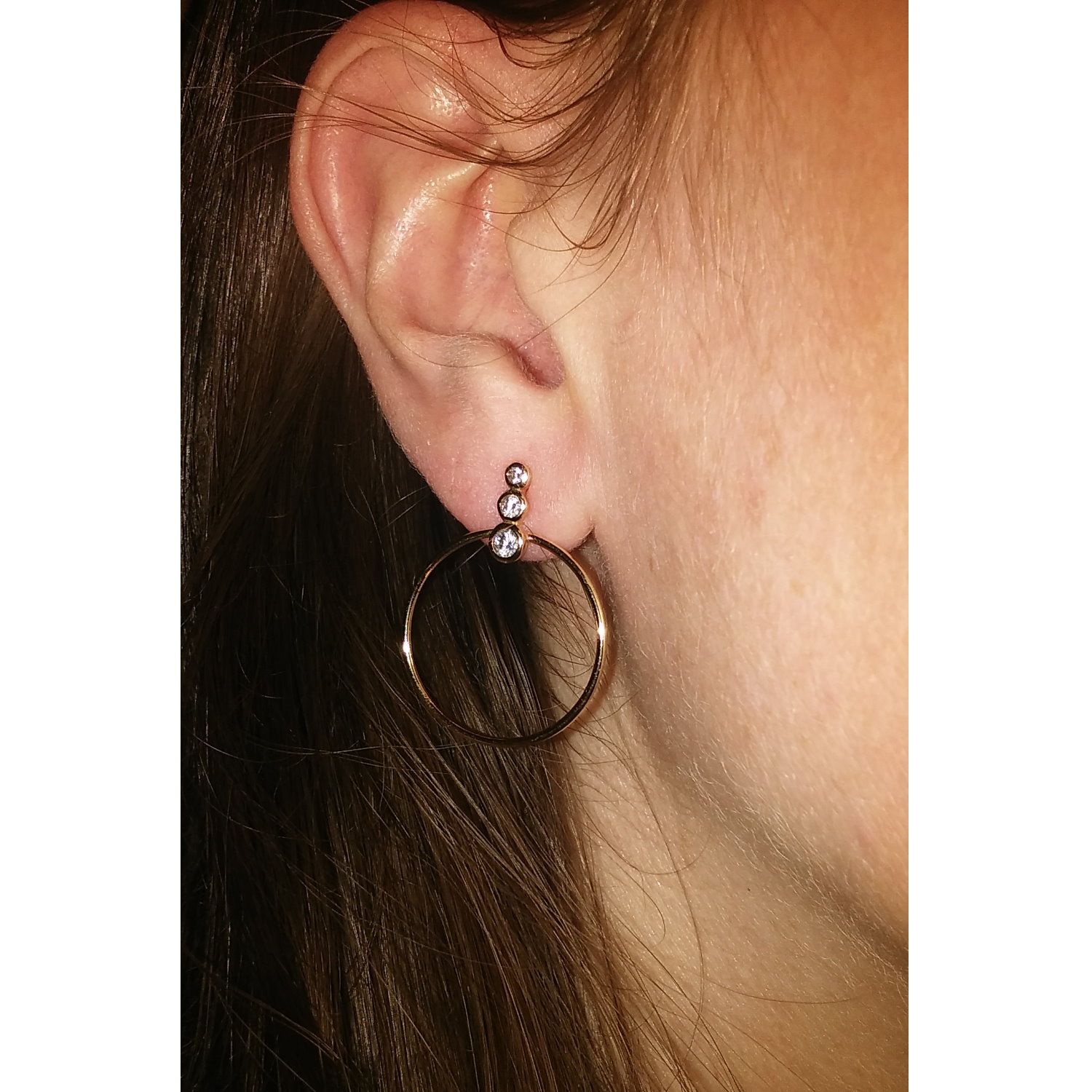 Boucles d'oreilles pendantes en plaqué or 18 carats serties d'oxydes de zirconium. Cercle Pendantes Rond  Adolescent Adulte Femme Fille Indémodable 