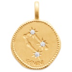 pendentif avec motif de la constellation du signe du zodiaque Gémeaux (Gemini en latin) en plaqué or et oxydes de zirconium.