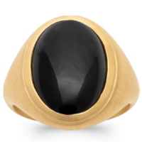 Bague de forme ovale en plaqué or jaune 18 carats sertie d'une véritable pierre d'agate noire. L'agate représente l'équilibre et l'harmonie. Elle est symbole de force et de soutien dans les moments difficiles en recentrant les énergies. Pierre d'ancrage à la terre, elle aide à disperser les énergies négatives et confère stabilité et confiance de soi.