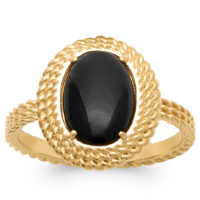 Bague en plaqué or jaune 18 carats surmontée d'une pierre véritable d'agate noire sertie 4 griffes de forme ovale. L'agate représente l'équilibre et l'harmonie. Elle est symbole de force et de soutien dans les moments difficiles en recentrant les énergies. Pierre d'ancrage à la terre, elle aide à disperser les énergies négatives et confère stabilité et confiance de soi.