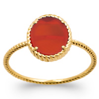 Bague en plaqué or jaune 18 carats surmontée d'une véritable pierre d'agate rouge sertie 4 griffes de forme ovale.