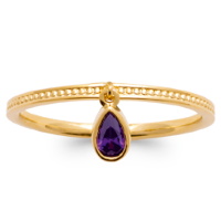 Bague en plaqué or jaune 18 carats avec une pampille sertie clos d'un oxyde de zirconium de couleur violette en forme de goutte.