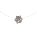 Collier ras du cou fantaisie en métal argenté, fil de nylon et cristal en oxyde de zirconium.