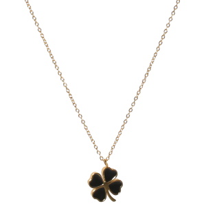 Collier composé d'une chaîne en acier doré et d'un trèfle à quatre feuilles en émail de couleur noire. Fermoir mousqueton avec 5 cm de rallonge.