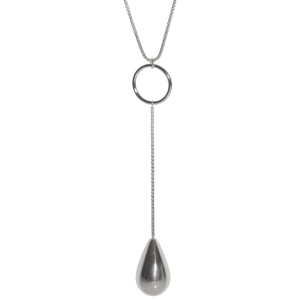 Collier sautoir composé d'une chaîne, d'un cercle et d'un pendentif goutte en acier argenté. Fermoir mousqueton avec 5 cm de rallonge.