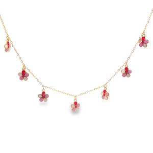Sublime collier à charms en acier doré. Sa chaîne délicate est ornée de multiples breloques en forme de fleur émaillée de couleurs roses. Chaque élément est agencé avec une symétrie parfaite, offrant un mouvement fluide et gracieux. Une pièce d'exception idéale pour sublimer un décolleté avec une sophistication discrète et luxueuse. Fermoir mousqueton avec 5 cm de rallonge.