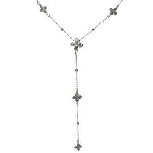 Collier sautoir de forme Y ornée de fleurs martelées en acier argenté. Fermoir mousqueton avec 5 cm de rallonge.