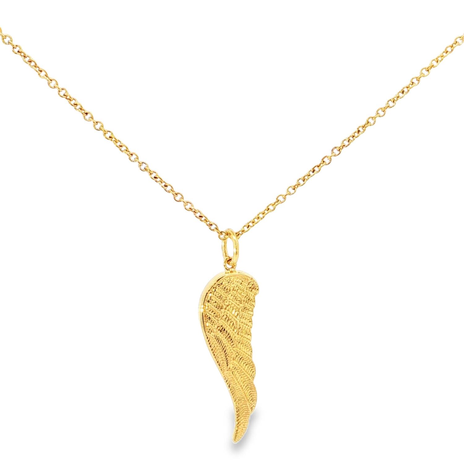 Ce délicat collier chaîne en acier doré est rehaussé d'un pendentif unique en forme d'aile d'ange.<br/>Le pendentif présente des détails artistiques gravés, ajoutant une touche de sophistication à cette pièce intemporelle.<br/>Un bijou élégant pour sublimer votre style quotidien avec une touche de grâce et de légèreté.<br/>Fermoir avec anneau de rappel à 46, 49 et 52 cm. Ailes Ange Adolescent Adulte Femme Fille Indémodable Religion Symboles Ce délicat collier chaîne en acier doré est rehaussé d'un pendentif unique en forme d'aile d'ange.<br/>Le pendentif présente des détails artistiques gravés, ajoutant une touche de sophistication à cette pièce intemporelle.<br/>Un bijou élégant pour sublimer votre style quotidien avec une touche de grâce et de légèreté.<br/>Fermoir avec anneau de rappel à 46, 49 et 52 cm. Ailes Ange Adolescent Adulte Femme Fille Indémodable Religion Symboles