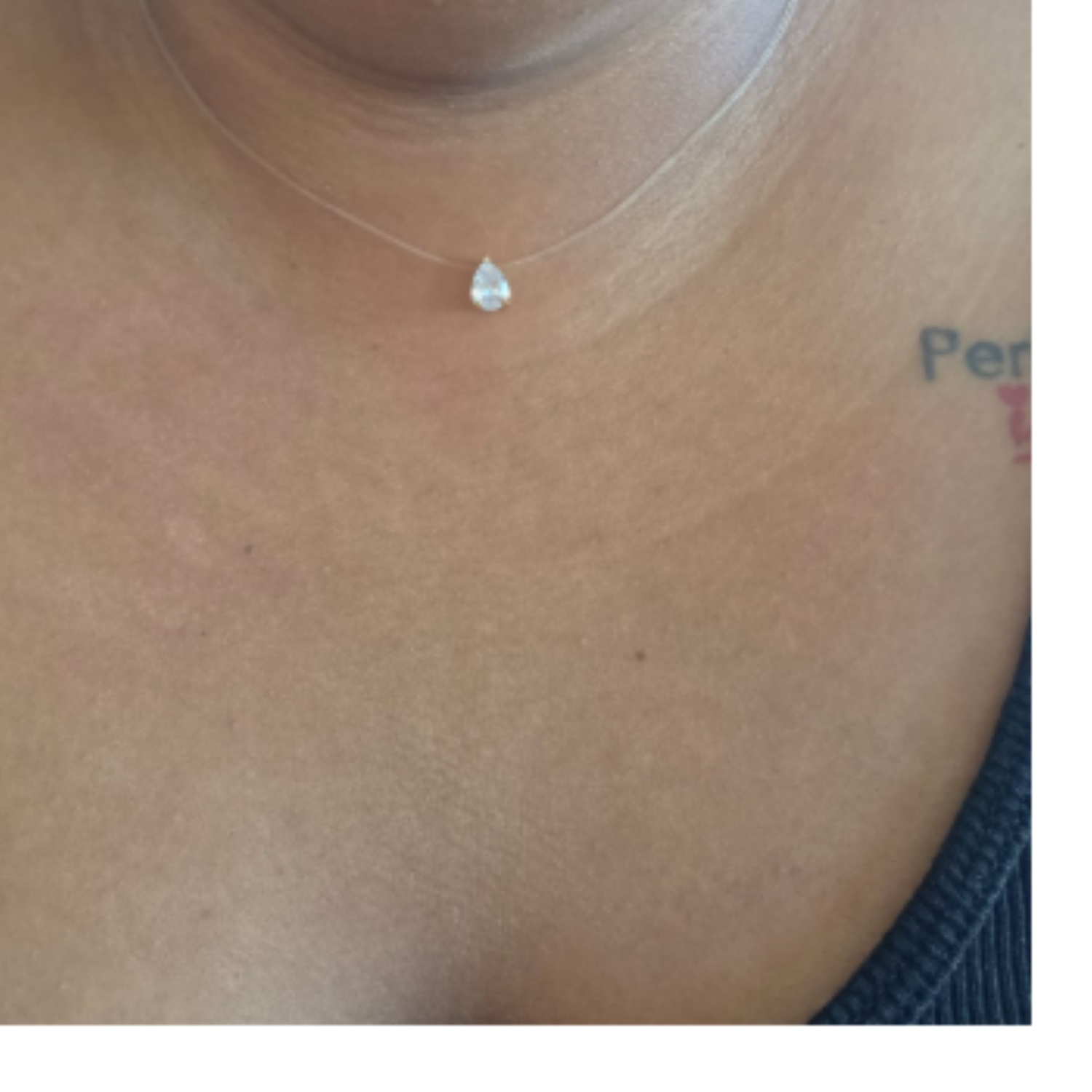 Collier composé d'un fil de nylon et d'un cristal serti 3 griffes de forme ovale.<br/>Fermoir mousqueton en acier doré avec 4 cm de rallonge. Ovale Adolescent Adulte Femme Fille Indémodable Collier composé d'un fil de nylon et d'un cristal serti 3 griffes de forme ovale.<br/>Fermoir mousqueton en acier doré avec 4 cm de rallonge. Ovale Adolescent Adulte Femme Fille Indémodable