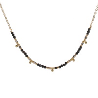 Collier composé d'une chaîne en acier doré, de perles en véritable pierre d'agate et de pampilles en acier doré. Fermoir mousqueton avec 5 cm de rallonge.