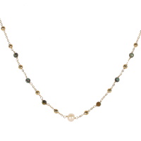Collier composé d'une chaîne avec boules en acier doré, de perles en véritable pierre de turquoise d'Afrique et d'une perle de nacre. Fermoir mousqueton avec 5 cm de rallonge.