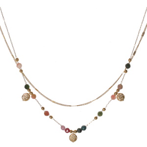 Collier double rangs composé d'une chaîne de 39 cm de long en acier doré, ainsi qu'une chaîne de 40 cm de long avec perles et trois pendentifs ronds en acier doré et de perles multicolores. Fermoir mousqueton avec 5 cm de rallonge.