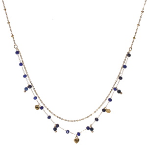 Collier double rangs composé d'une chaîne en acier doré et d'une chaîne avec pampilles rondes et un cœur en acier doré et de perles de couleur bleue. Fermoir mousqueton avec 5 cm de rallonge.