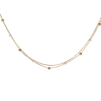 Collier double rangs composé d'une chaîne avec perles en acier doré et perles d'imitation et d'une chaîne en acier doré. Fermoir mousqueton avec 4 cm de rallonge.