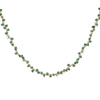 Collier composé d'une chaîne en acier doré et de cristaux de couleur vert. Fermoir mousqueton avec 5 cm de rallonge.