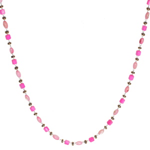 Collier composé d'une chaîne en acier doré et de perles nacrées de couleur blanche. Fermoir mousqueton avec 5 cm de rallonge.