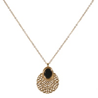 Collier composé d'une chaîne en acier doré et d'un pendentif au motif filigrane serti d'une véritable pierre d'agate noire. Fermoir mousqueton avec 5 cm de rallonge.