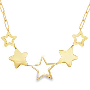 Rehaussez votre allure avec ce collier chaîne en acier doré, capturant l'essence d'une élégance discrète. Les motifs en étoile, à la fois ludiques et raffinés, sont parfaitement intégrés à la chaîne, créant un équilibre harmonieux. Confectionné en acier doré éclatant, ce bijou incarne le luxe subtil, idéal pour ajouter une touche d'éclat à votre quotidien.